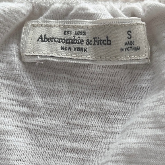 Abercrombie &  Fitch: White Camisole - Picture 5 of 5